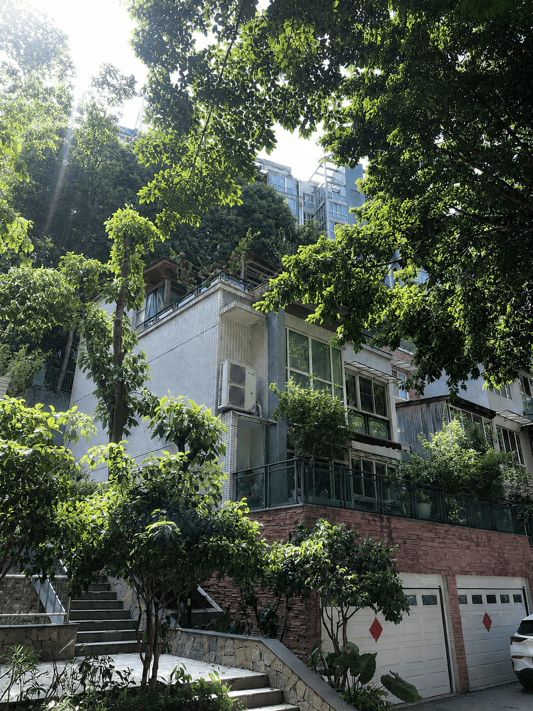 房山岛居岁月从容升级：小小岛老别墅加装蒂升悦行款电梯